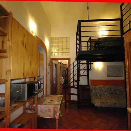 Otel Aabacus Pyramid House