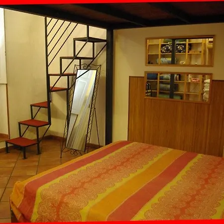 Otel Aabacus Pyramid House *
