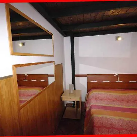 Aabacus Pyramid House Roma