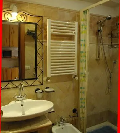 Otel Aabacus Pyramid House